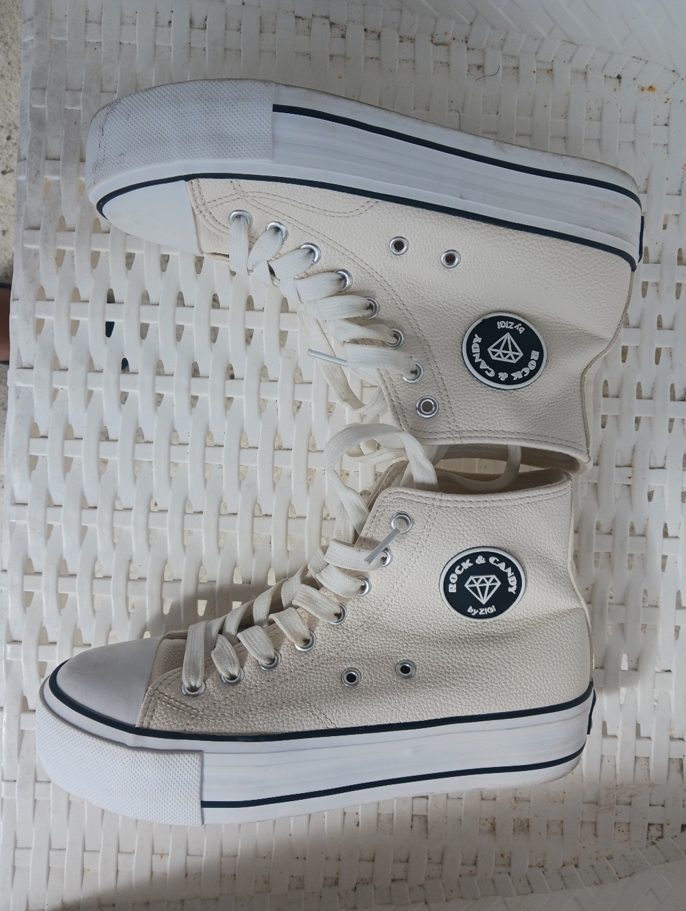 Rock & Candy By Zigi Women White Platform High Top Sneakers